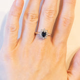 Vintage 18 Karat Weißgold Saphir (ca. 0.50 ct) und Diamanten (ca. 0.05 ctw) Gänseblümchenring, 60er Jahre