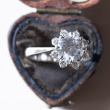 Vintage Gänseblümchenring aus 18 Karat Weißgold mit Diamanten (Mitte ca. 1.55 ct), 70er/80er Jahre