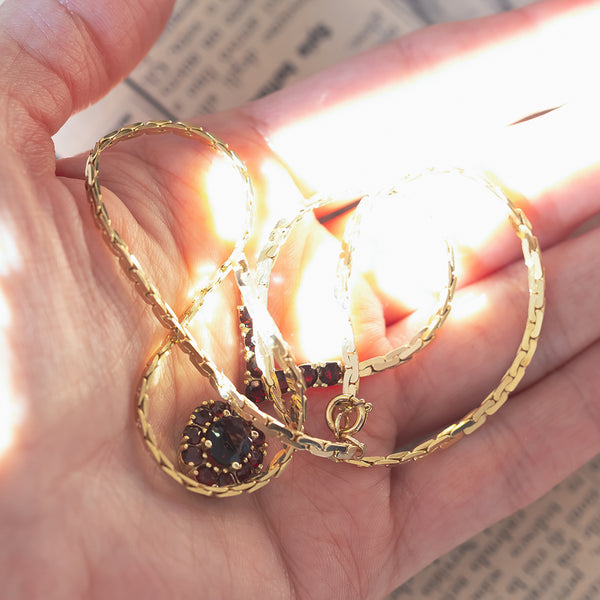Vintage 8K gold necklace with garnets, 60s / 70s