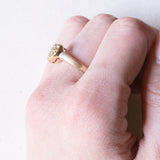 Винтажное кольцо из 9-каратного желтого золота с перидотом в форме сердца (около 0.28 карата), 70–80-е годы