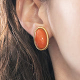 Vintage-Ohrclips aus 18 Karat Gelbgold mit orangefarbener Koralle, 50er/60er Jahre