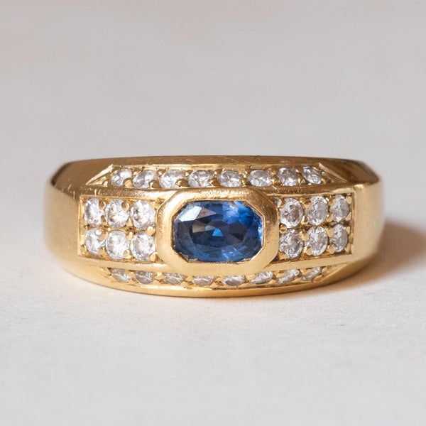 Anello vintage in oro 18K con topazio blu e diamanti (0.56ctw ca.), anni ‘70/‘80