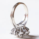 Vintage Gänseblümchenring aus 18 Karat Weißgold mit Diamanten (ca. 0.31 ctw), 60er Jahre