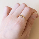 Vintage ring in 18K gold with blue glass paste, 50s / 60s