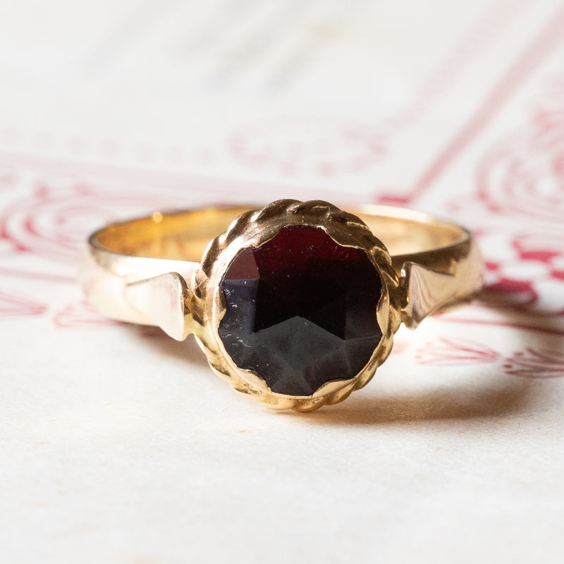 🥀 Anello solitario in oro 18K con granato, anni ‘40/‘50