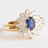 Anello vintage a margherita in oro giallo 18K con zaffiro (0.47ct ca.) e diamanti (0.84ctw ca.), anni ‘60