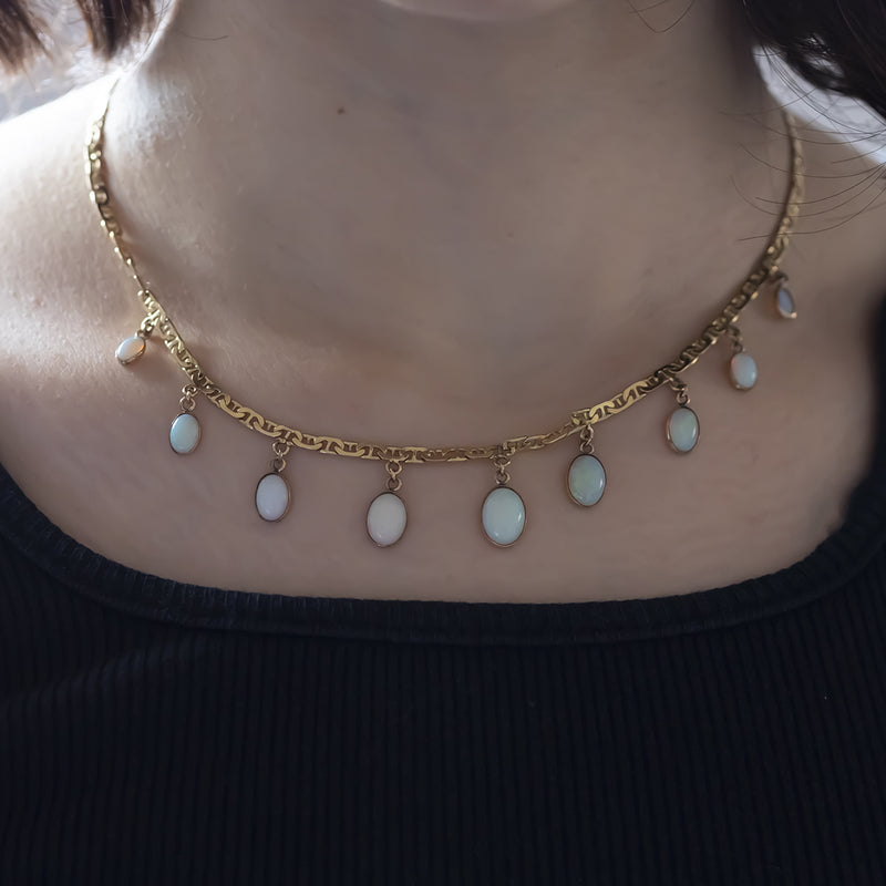 Vintage 18K gold necklace with cabochon cut opals, 1970s