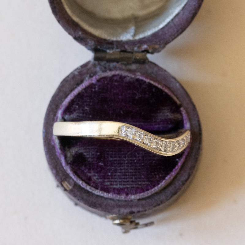 Anello a "V" vintage in oro 14K con diamanti (0.10ctw ca.), anni '70