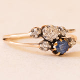 Antike Toi et Moi + Trilogie in 18 Karat Gelbgold und Silber mit Saphir und Diamanten (Mitte ca. 0.10 ct), 10er/20er Jahre