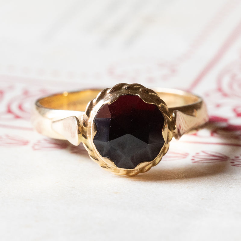 🥀 Anello solitario in oro 18K con granato, anni ‘40/‘50