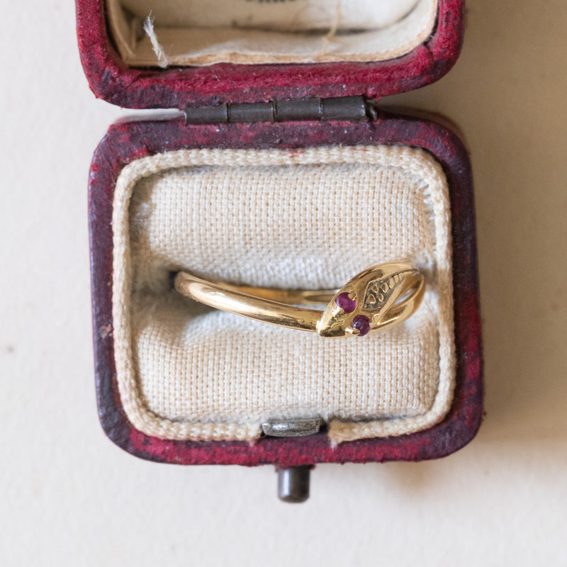Anello a serpente vintage in oro 18K con rubini, anni ‘70