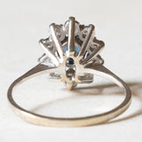 Vintage 18 Karat Weißgold Saphir (ca. 0.50 ct) und Diamanten (ca. 0.20 ctw) Gänseblümchenring, 60er Jahre