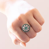 Vintage 14K white gold ring with emeralds (1.48ctw approx.) And diamonds (0.40ctw approx.), 60s / 70s