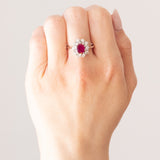 Vintage Ring aus 18 Karat Weißgold mit Rubinen (ca. 0.70 ct) und Diamanten (ca. 0.50 ctw), 60er/70er Jahre