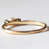 Trilogy ring in 18K gold with pearl and sapphires, 60s