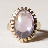 Vintage 8K gold cocktail ring with cabochon cut amethyst, 1950s / 1960s