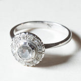 Vintage Gänseblümchenring aus 18 Karat Weißgold mit Diamanten (ca. 0.79 ctw), 50er Jahre