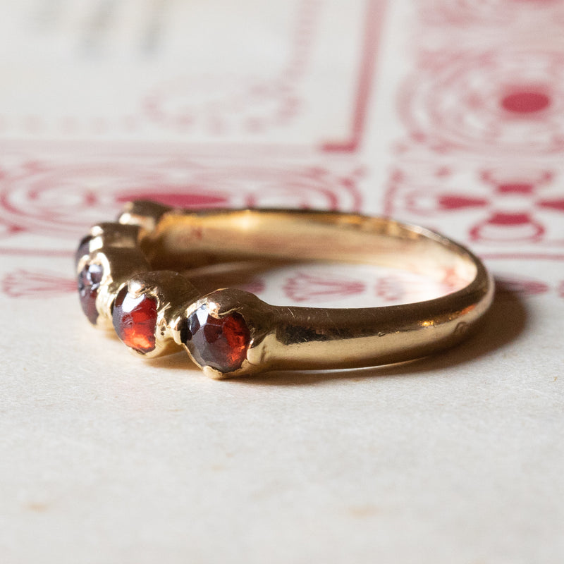 🥀 Veretta vintage in oro 18K con granati, anni ‘40/‘50