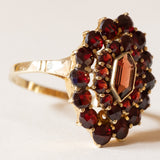 Los mit Vintage-Ring aus 10-karätigem Gold mit Granaten und Anhänger aus 8-karätigem Gold mit Granaten und Perle, 60er/70er Jahre