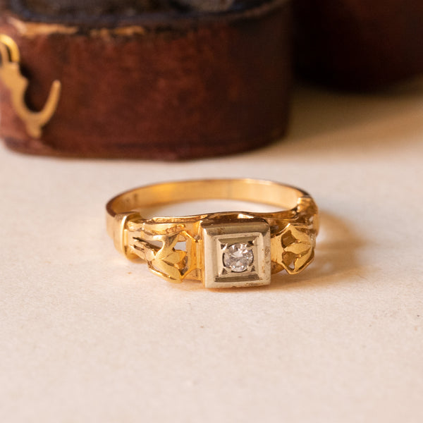Solitario retró in oro 18K con diamante di taglio brillante (0.07ct ca.), anni ‘40