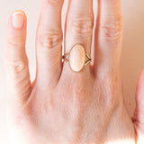 Vintage Ring aus 18 Karat Gelbgold mit rosa Koralle, 50er Jahre