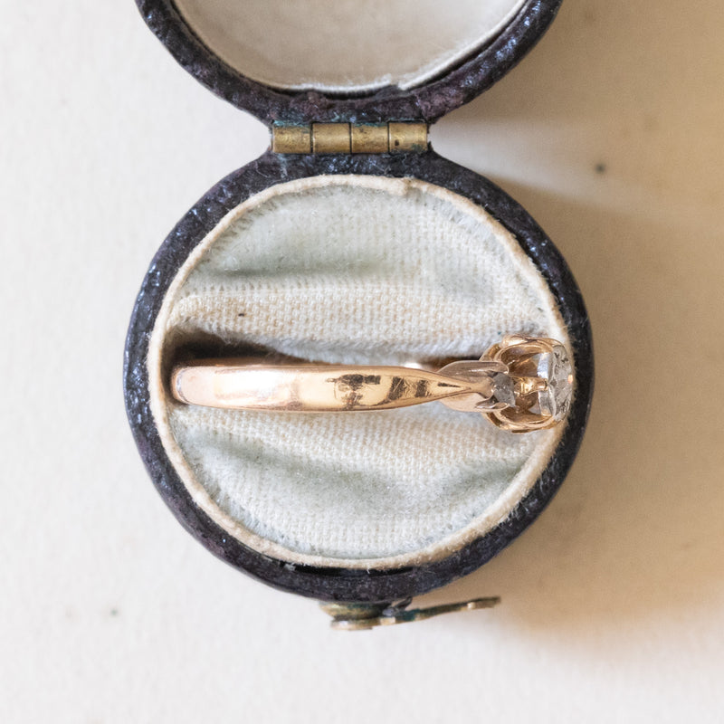 Anello antico in oro 18K con diamanti (centrale di 0.05ct ca.), anni ‘10