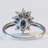 Vintage 18 Karat Weißgold Saphir (ca. 0.50 ct) und Diamanten (ca. 0.05 ctw) Gänseblümchenring, 60er Jahre