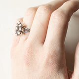 Vintage 18K white gold daisy ring with diamonds (approx. 0.31ctw), 60s