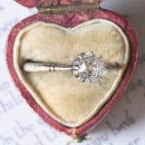 Retro-Solitär aus 18 Karat Weißgold mit altem Diamanten im Minenschliff (ca. 0.80 ct), 40er Jahre