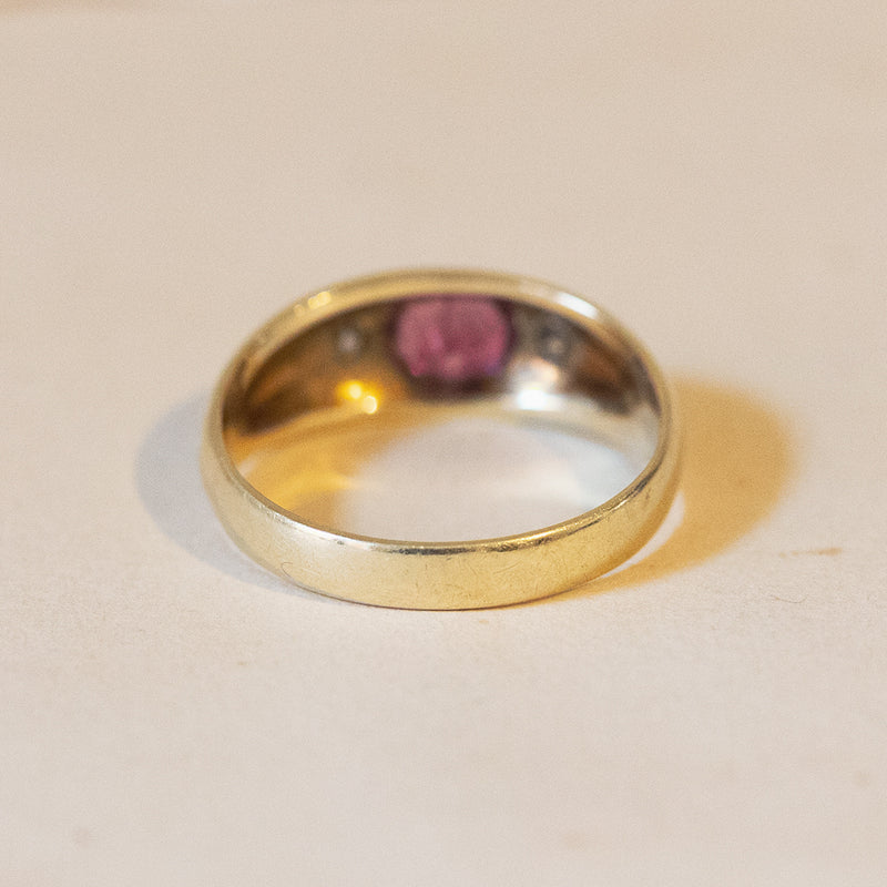 14K gold gypsy ring with ruby (0.90ct approx.) And diamonds (0.10ctw approx.), 1960s