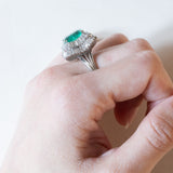 Vintage ring “Ballerina” in 18K white gold with Colombian emerald (3.60ct approx.) and diamonds (2.24ctw approx.)