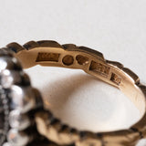 Vintage-Ring im antiken Stil aus 18 Karat Gold und Silber mit einem zentralen Diamanten im Rosenschliff (ca. 2.20 ct) und Diamanten im Rosettenschliff