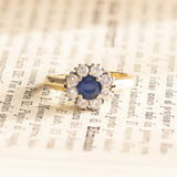 Vintage 14K gold daisy ring with sapphire (approx. 1ct) and diamonds (approx. 0.80ctw), 50s