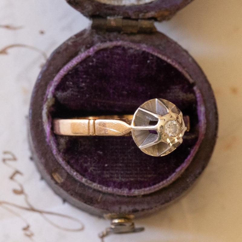 Solitario antico in oro 18K e argento con diamante di taglio brillante (0.07ct ca.), anni ‘30/‘40