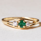 Trilogy vintage in oro 18K con smeraldo e diamanti (0.10ctw ca.), anni ‘70