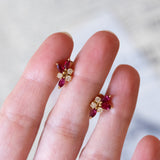 Orecchini vintage in oro 18K con diamanti (0.30ctw ca.) e rubini, anni ‘70