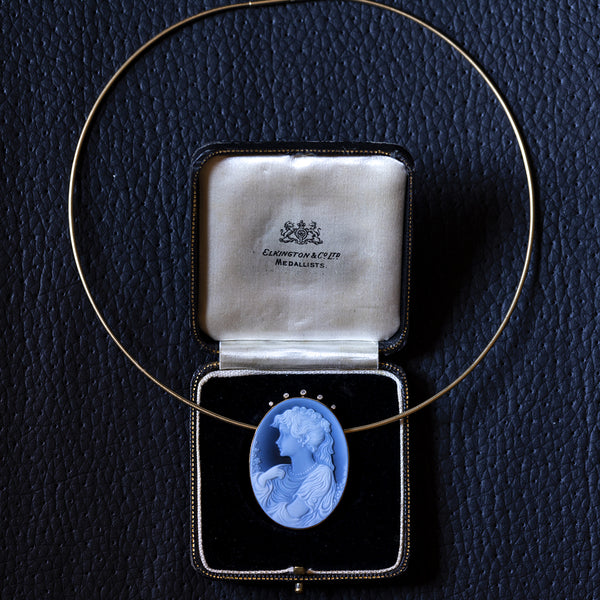 Collier vintage en or 18K et 14K avec camée sur agate bleue et diamants, années 1980