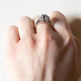 Vintage Ring aus 14 Karat Weißgold mit Saphiren (ca. 1.15 ct) und Diamanten (ca. 0.12 ctw), 70er Jahre