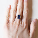 Synthetischer Saphir- und Diamantring im Vintage-Art-Deco-Stil aus 18 Karat Gold, 50er Jahre