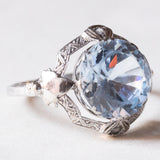 Anello vintage in oro bianco 18K con spinello azzurro e diamanti, anni '40/‘50