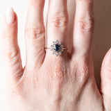 Vintage 18 Karat Weißgold Saphir (ca. 0.50 ct) und Diamanten (ca. 0.20 ctw) Gänseblümchenring, 60er Jahre