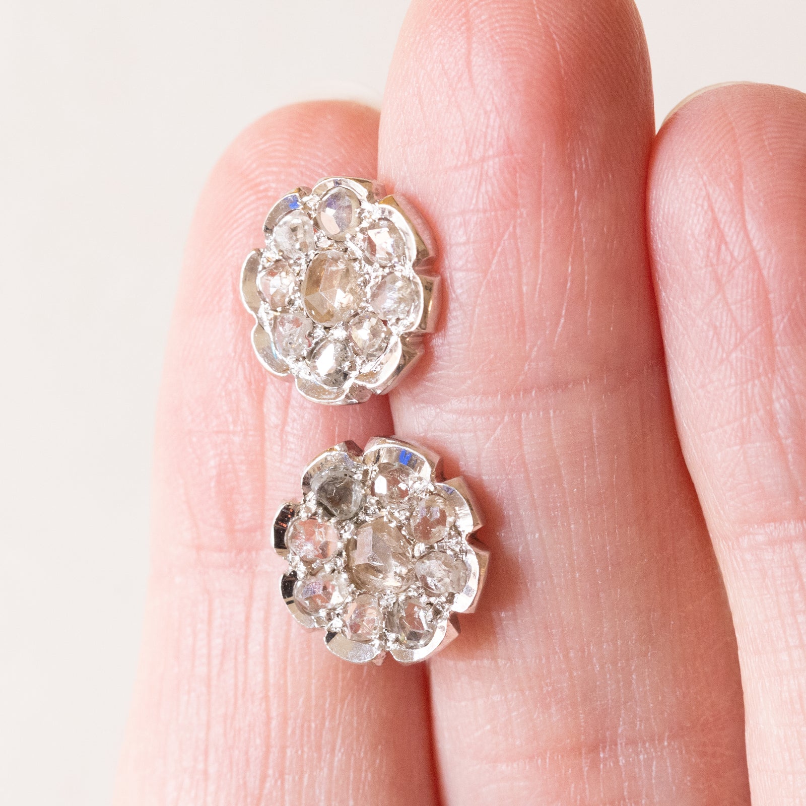 Orecchini Vintage In Oro Giallo E Bianco 9K Con Diamanti (0.16ctw Ca.) – Antichità Galliera - Foto 4