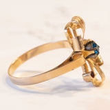 Anello vintage in oro 18K con pasta di vetro blu e paste di vetro rosse, anni ‘50