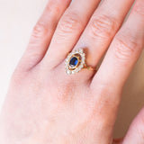 Französischer Vintage Navette-Ring aus 18 Karat Gelbgold und 18 Karat Weißgold mit Saphir und Diamant (ca. 0.24 Karat), 60er