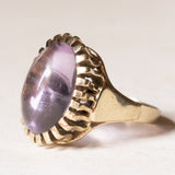 Vintage 8K gold cocktail ring with cabochon cut amethyst, 1950s / 1960s