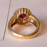 Anello vintage in oro 18K con rubino (1.20ct ca.) e diamanti (0.90ct ca.), anni ‘60