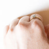 Anello vintage in oro 18K con acquamarina, anni ‘50/‘60