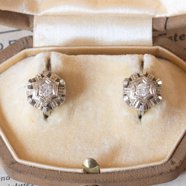 Orecchini antichi in oro bianco 18K con diamanti (0.20ctw ca.), anni ‘30/‘40
