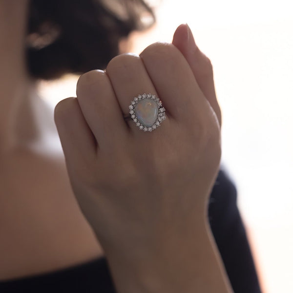 Vintage 14K white gold ring with opal (approx.5ct) and diamonds (approx.0.64ctw), 1970s