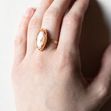 Anello vintage in oro 18K con cammeo su conchiglia, anni ‘50/‘60